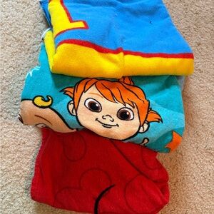 Set of Three Hooded Towels